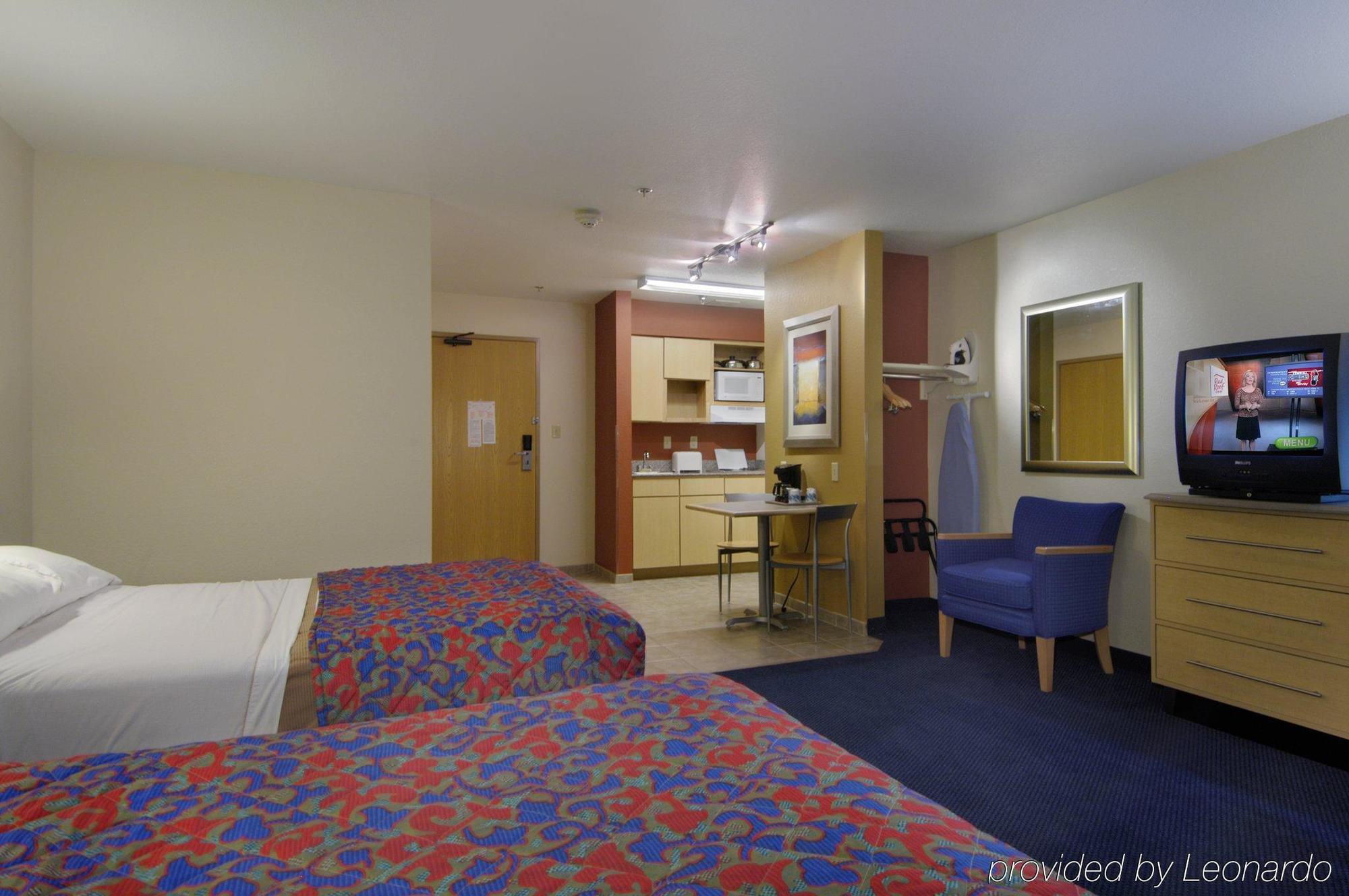 Red Roof Inn & Suites Corpus Christi Room photo